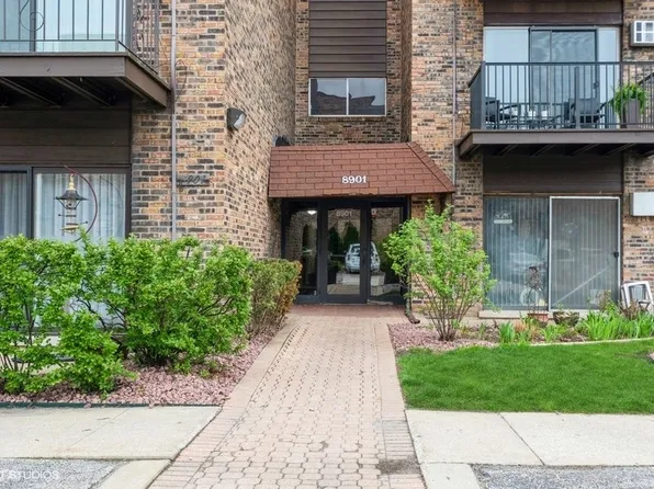 8901 N Western Ave APT 203, Des Plaines, IL 60016