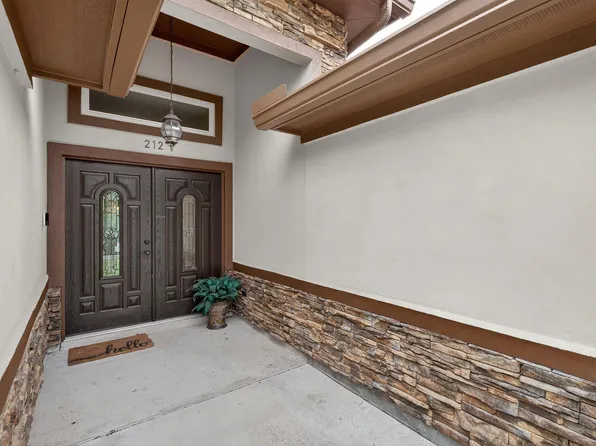212 Knights Row, Cottonwood Shores, TX 78657-0000