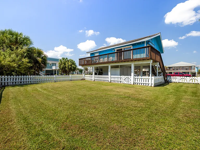 13735 Pirates Beach Blvd — Photo 28