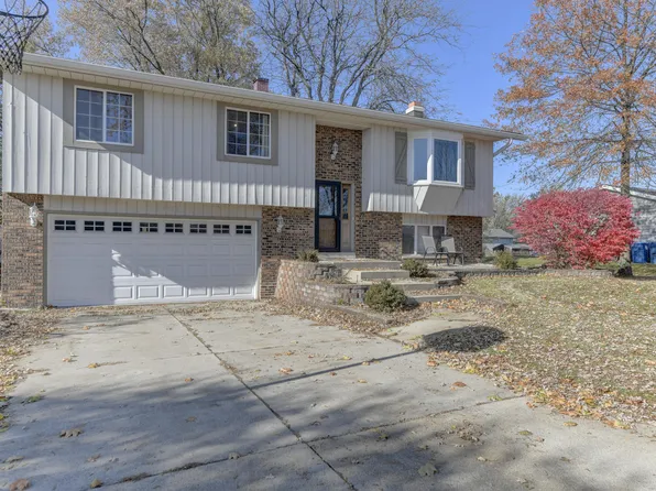 8950 Marquette St, Saint John, IN 46373