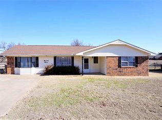 1912 Ridgecrest Dr, Perry, OK 73077
