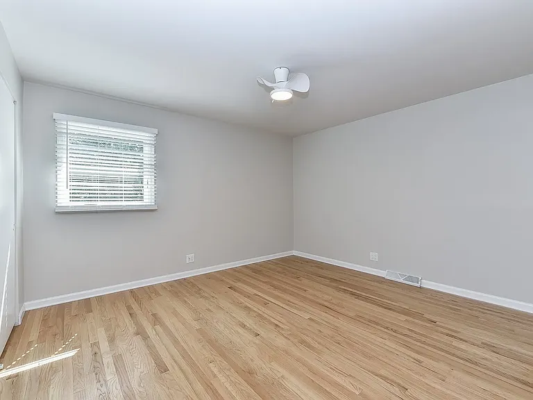 5S480 Campbell Dr — Photo 17