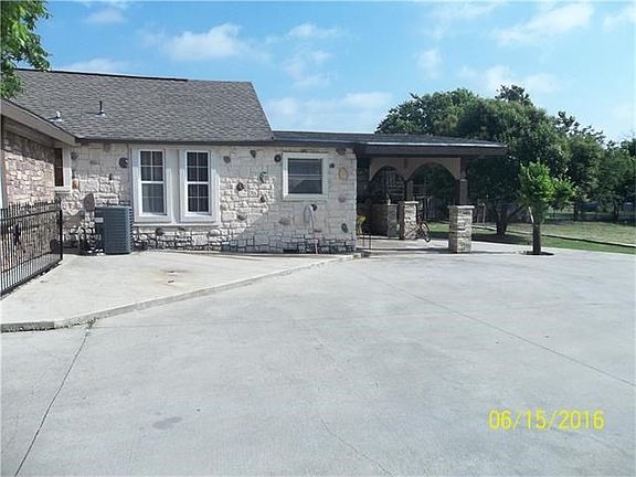 3rd image of 108 N Love Ave