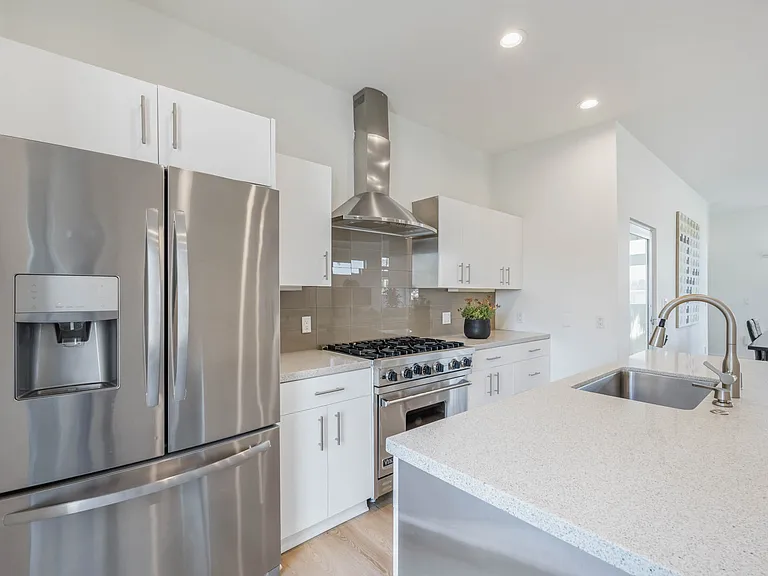518 N Vista St — Photo 13