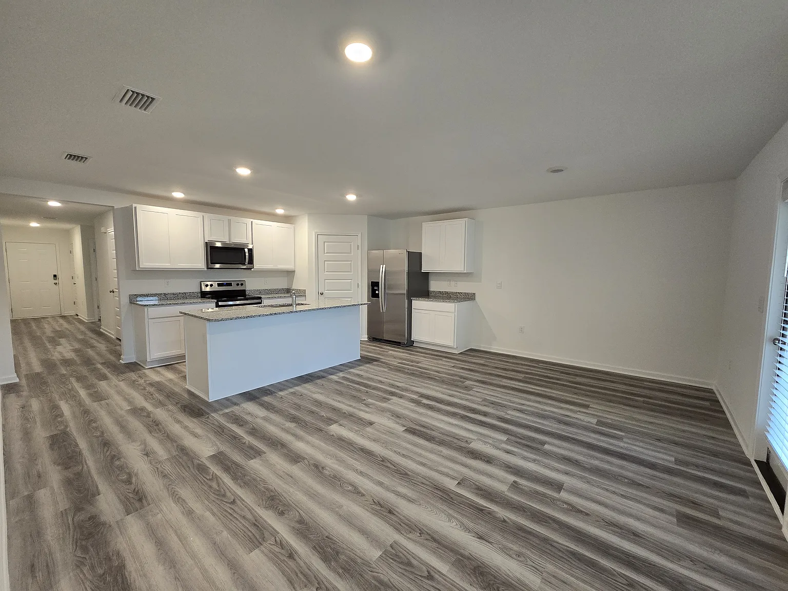 4 bed, 1787 sqft, $2,600 — Photo 4