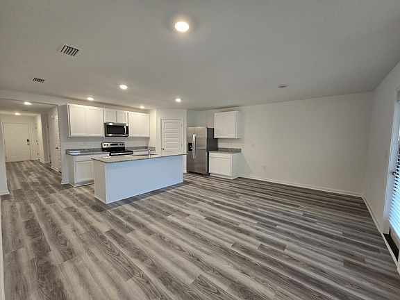 4th image of 429 Preston Way