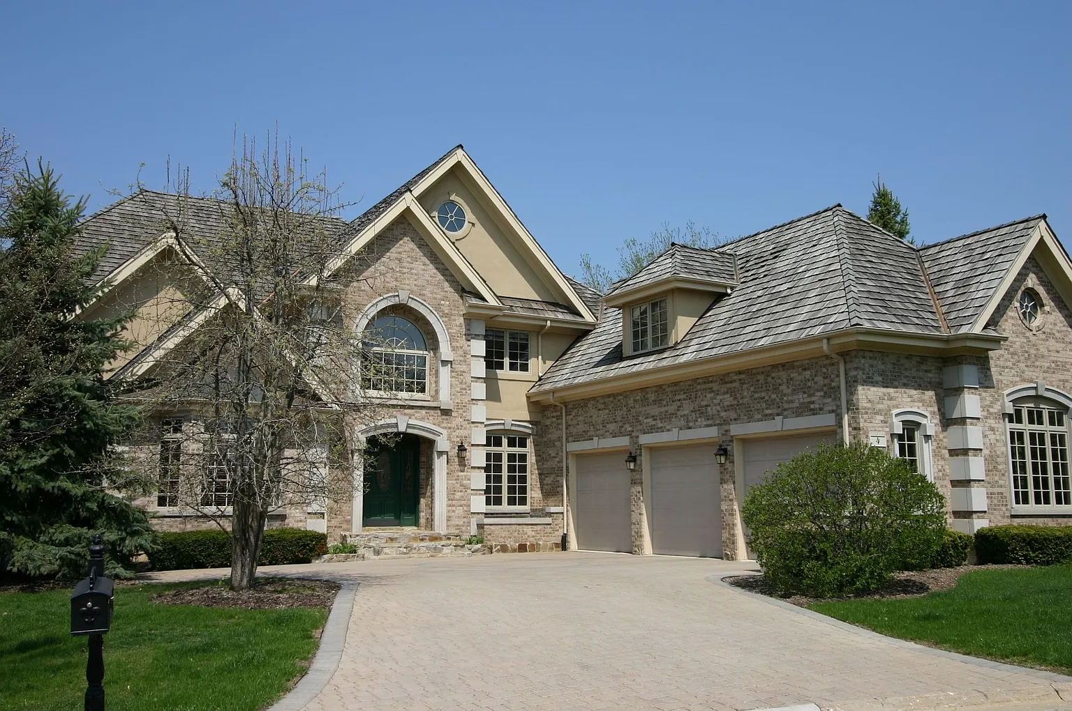 4 Lakeside Ln photo 1