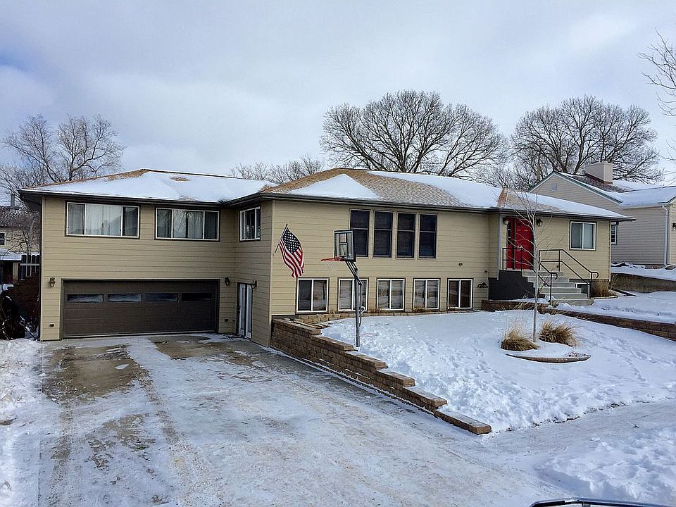 305 E Stearns Ave
