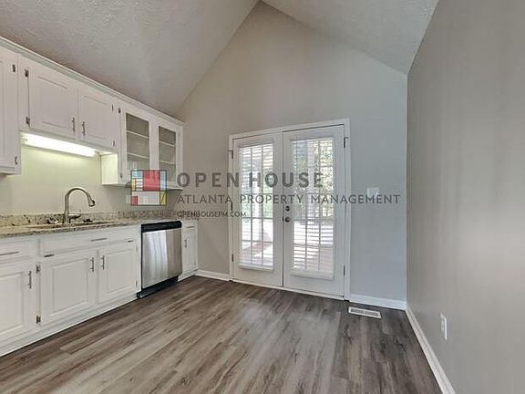 4th image of 404 Etowah Valley Way
