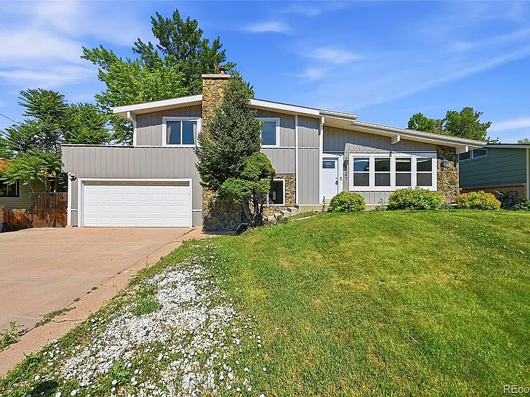 9547 W Kentucky Dr — Photo 2