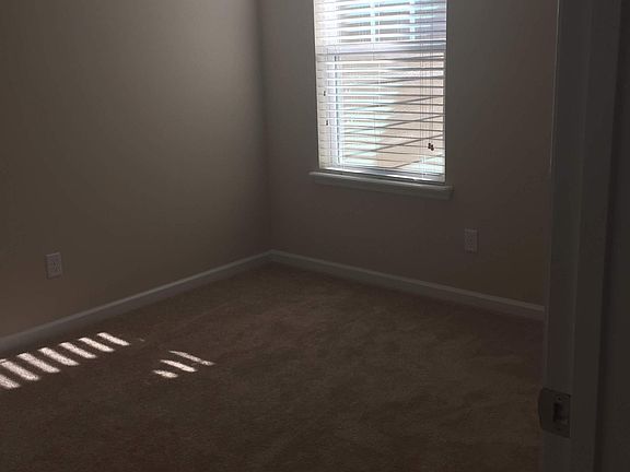 3rd image of 144 Richmond Dr