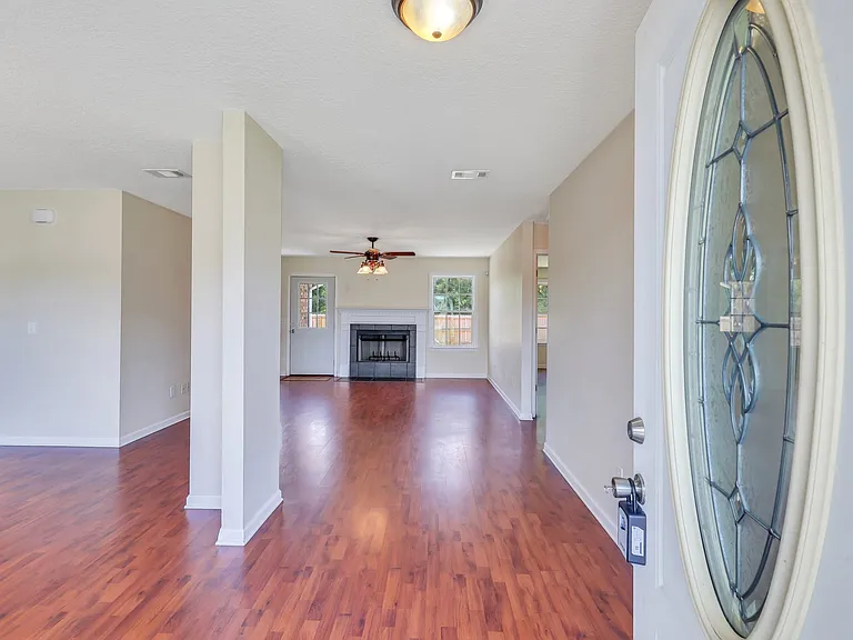 233 Madison Belle Ln — Photo 4