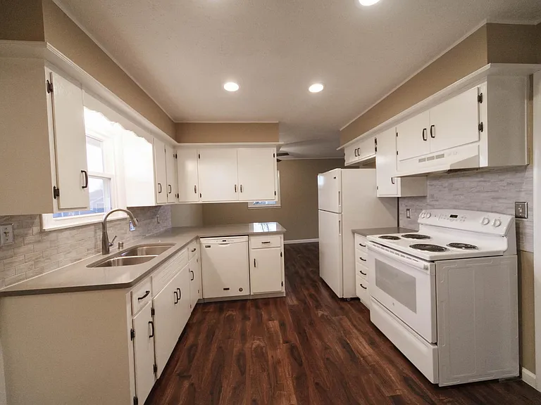460 California St #4 — Photo 1