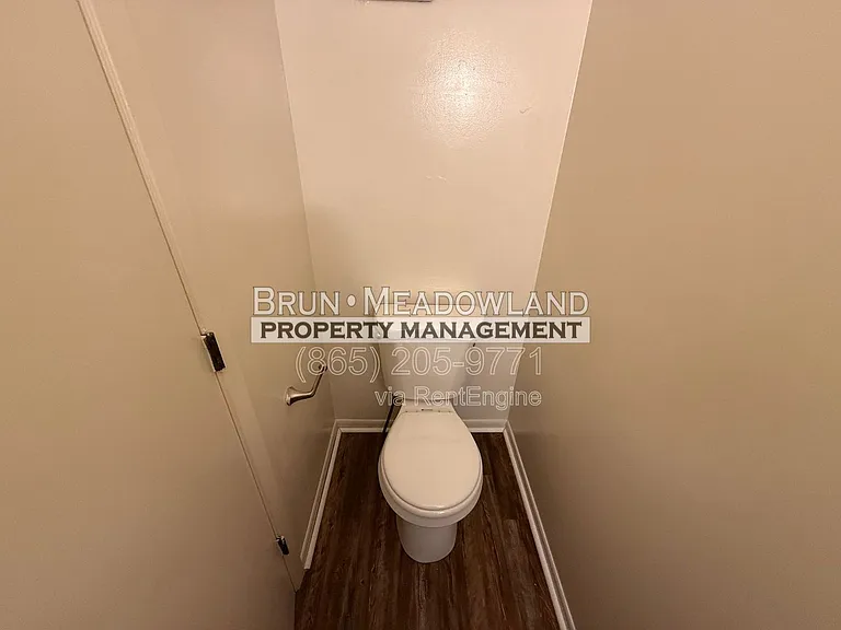 10409 Victoria Dr #D — Photo 11