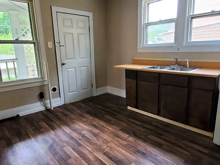 1905 Bluefield Ave — Photo 21