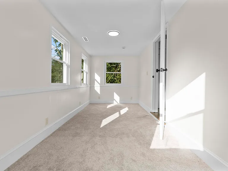 110 Sherman Ave #B — Photo 8