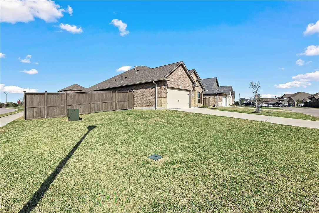 Building Photo - 5123 Maroon Creek Dr