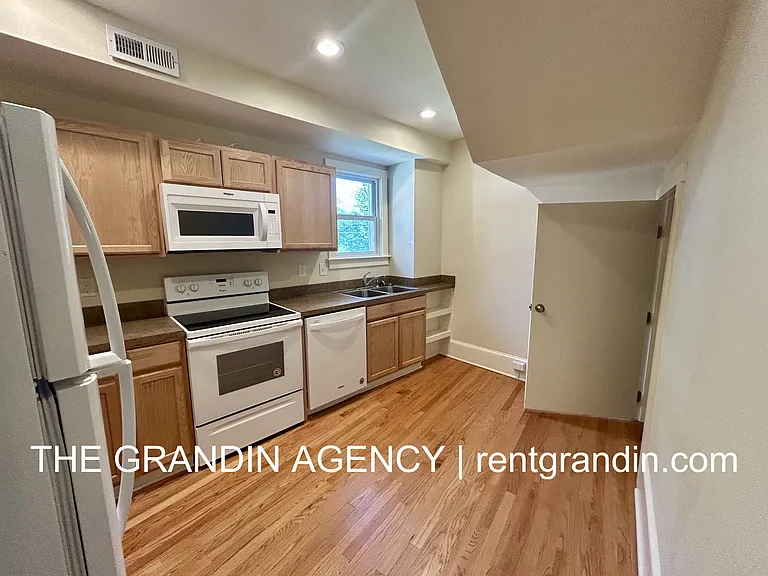 1518 Wautauga St SW — Photo 9