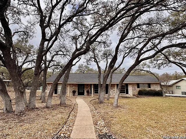 3 bed, 2.0 bath, 2116 sqft, $3,100 — Photo 2