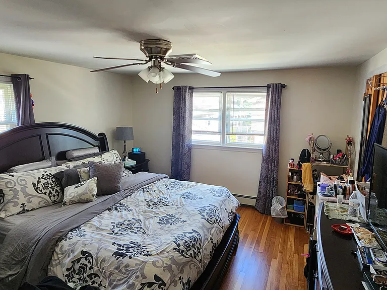 814 Inwood Ter — Photo 3