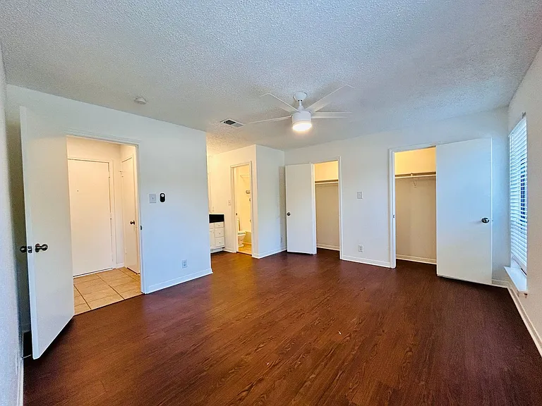 8325 Fathom Cir — Photo 10