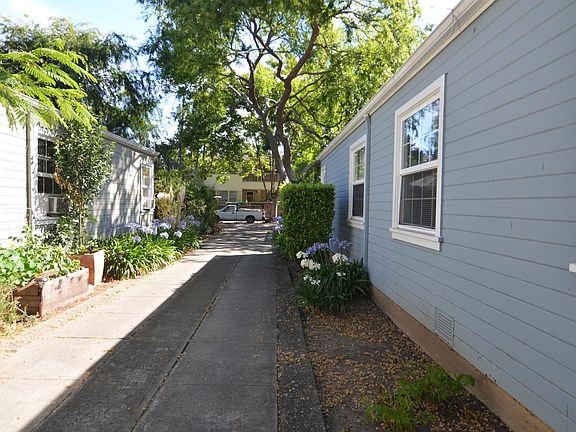 3rd image of 1109 Pine St #A