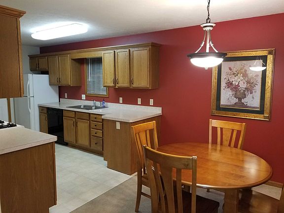 5th image of 1313 Clover Creek Ln