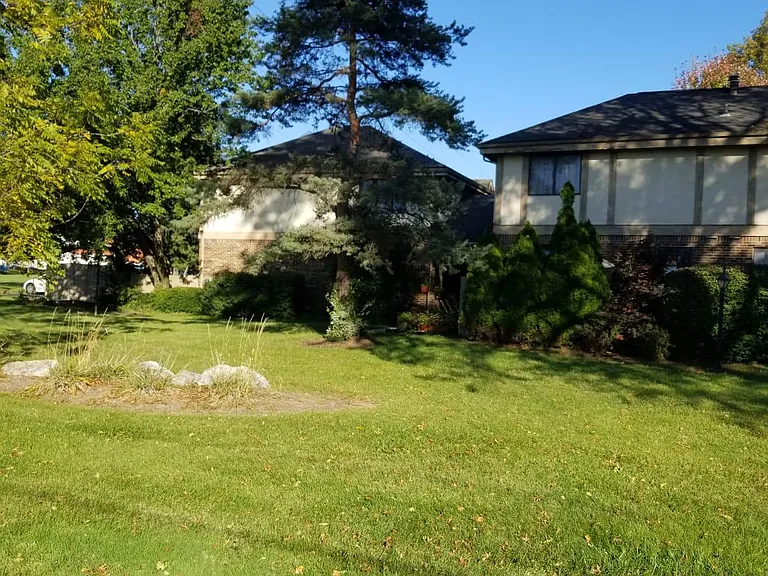 89 Stornoway Dr W — Photo 35