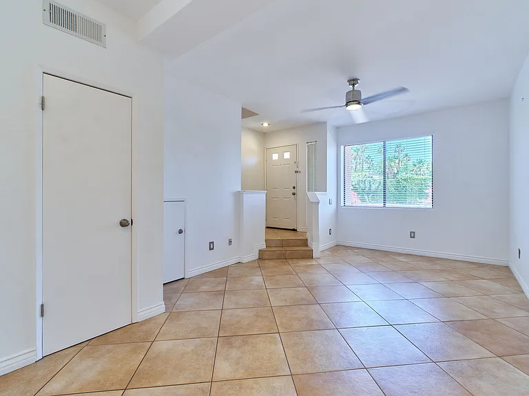 401 E Vista Chino #1 — Photo 1