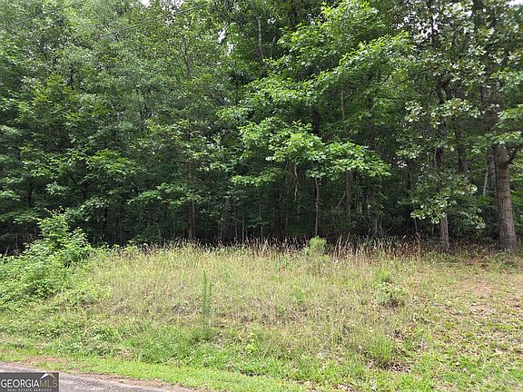 2nd image of 270 Arrow Ln