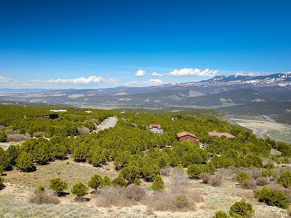 4th image of 802 Pine Dr #H