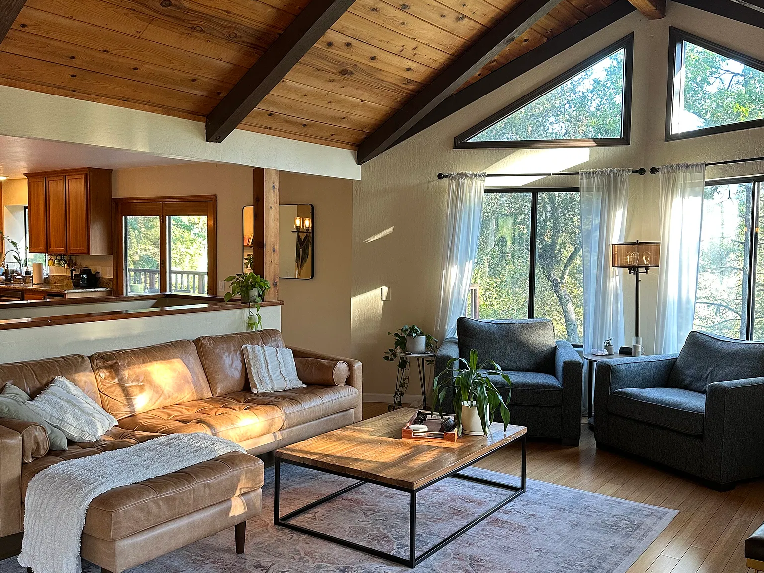 3 bed, 2.5 bath, 1830 sqft, $2,950 — Photo 3