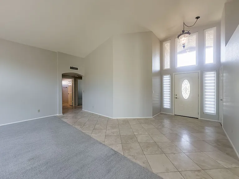 152 W La Vieve Ln — Photo 4