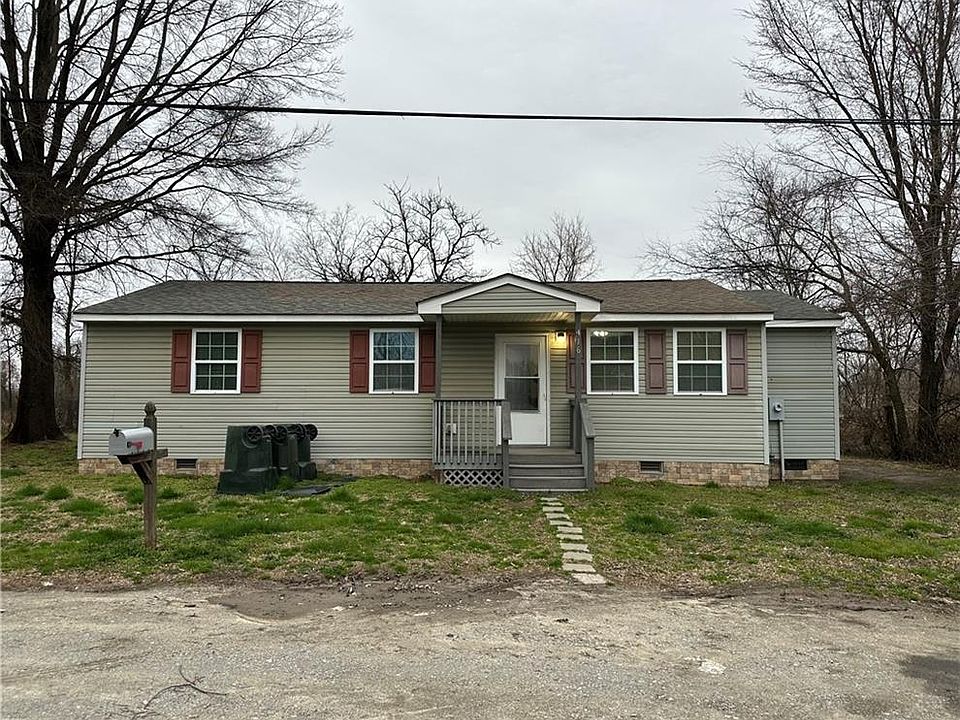1st image of 416 Pleasant St
