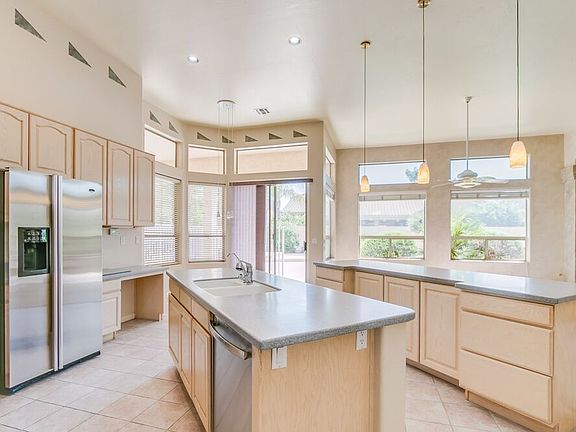 4th image of 5425 E Friess Dr