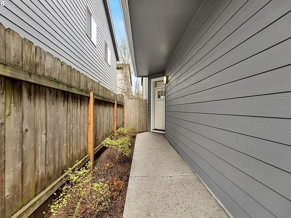 2nd image of 5916 NE 47th St