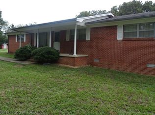 210 N Ray Rd, Clarksville, AR 72830