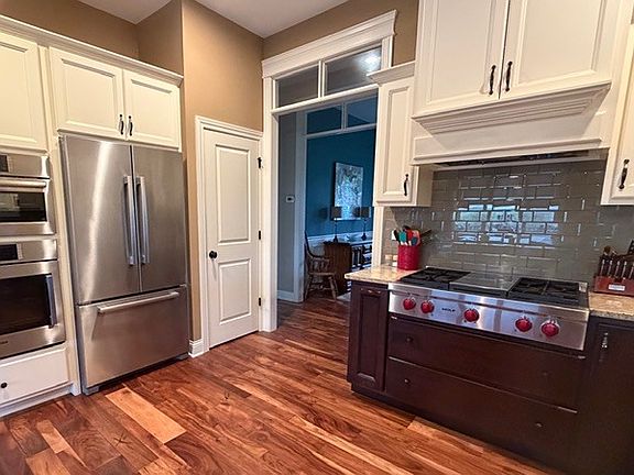 5th image of 1725 Beazley Dr