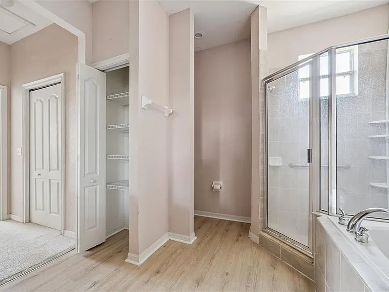 7055 Heatherbrook Dr — Photo 24