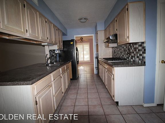 2nd image of 11004 Lakewood Ave