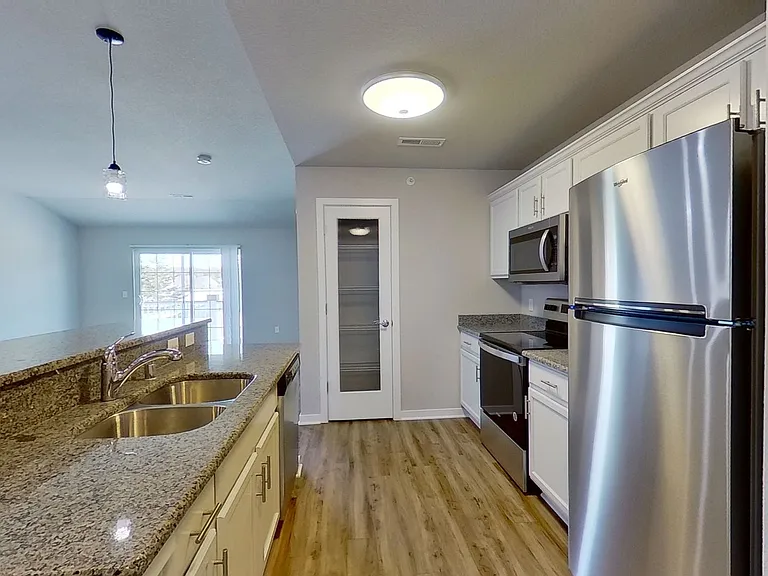 2006 American Eagle Dr #43 — Photo 13