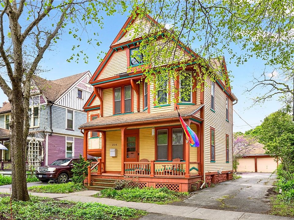 1st image of 216 Linden St