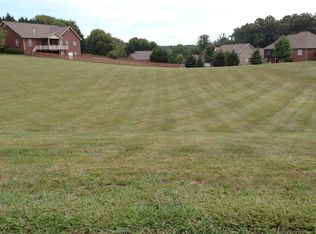 652 River Run Dr, Maryville, TN 37804