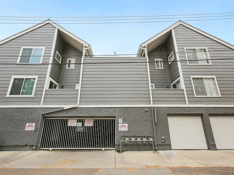 Olive Street Apartments — Photo 28