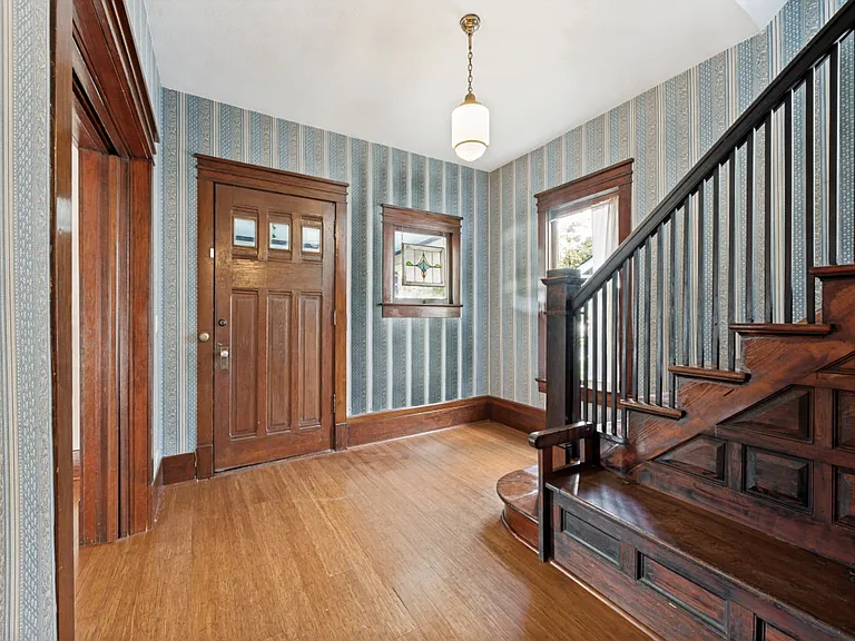5623 Victor St — Photo 10