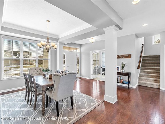 5th image of 1228 Lobelia Ln