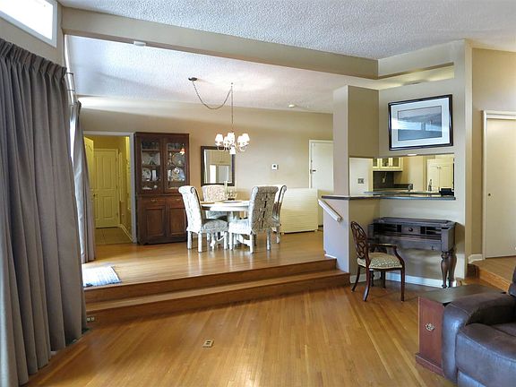 2nd image of 80 Sunnyside Dr