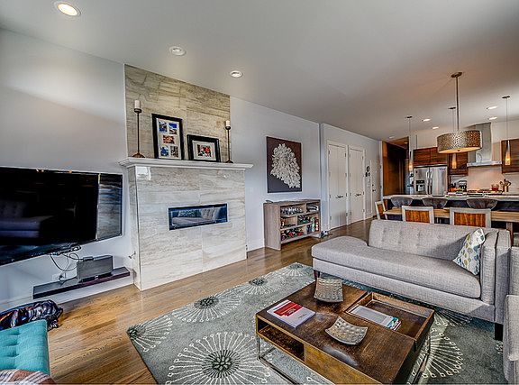 3rd image of 2424 W Chicago Ave #203