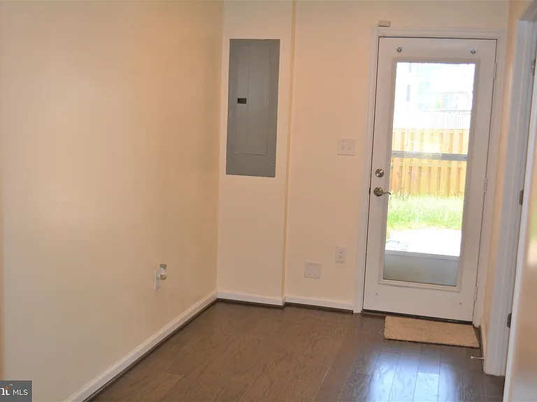 6203 Margarita Way — Photo 5