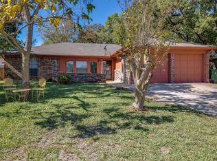 3706 French Wood Dr, Arlington, TX 76016